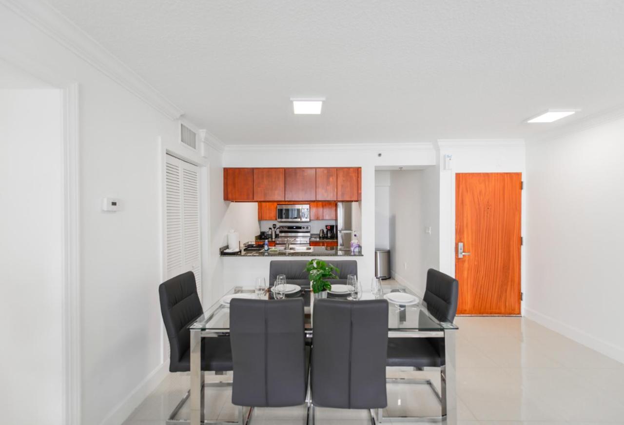 Gorgeous Apartment In Brickell Маями Екстериор снимка